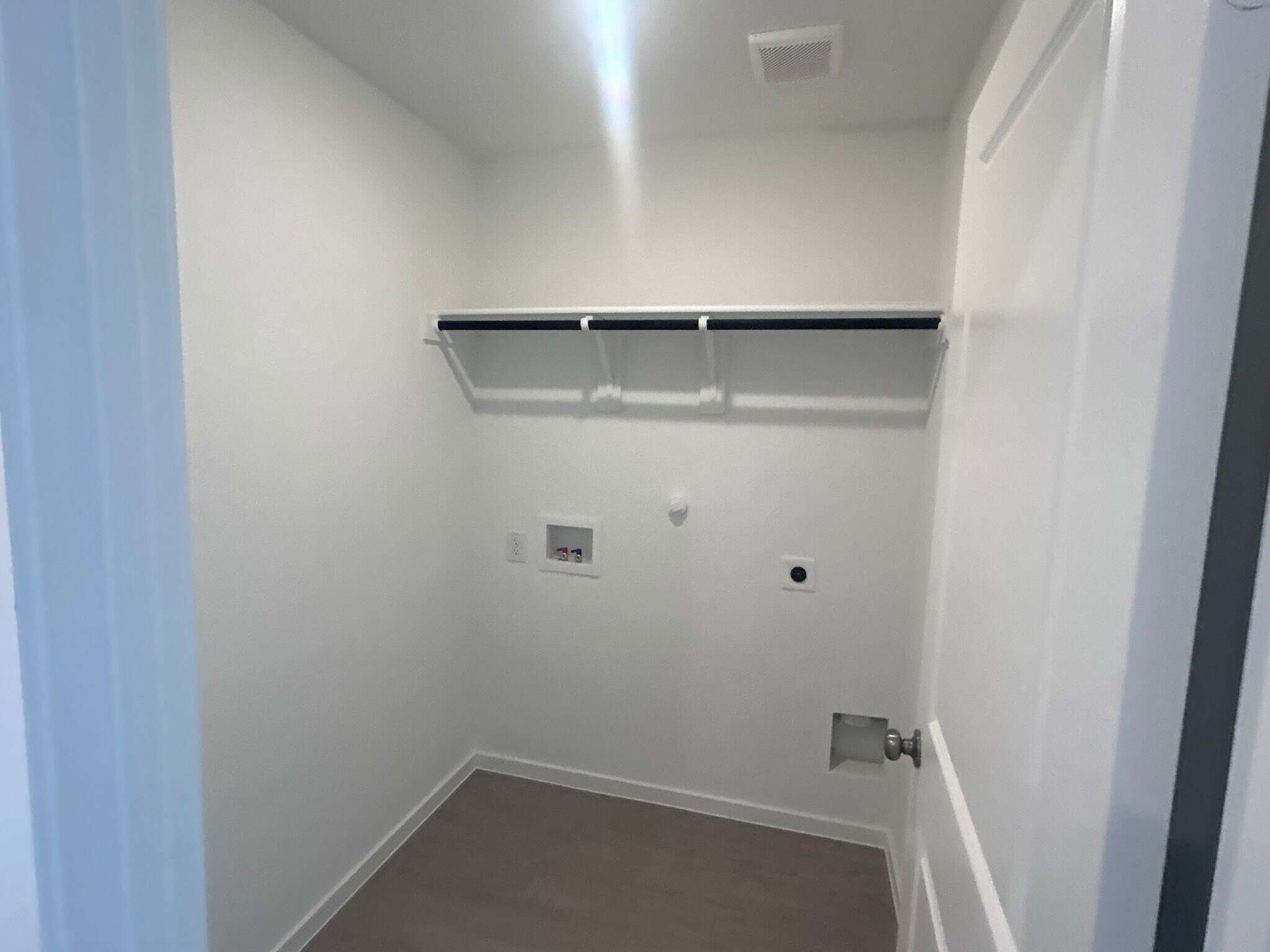 Building Photo - 4221 Jutland Dr
