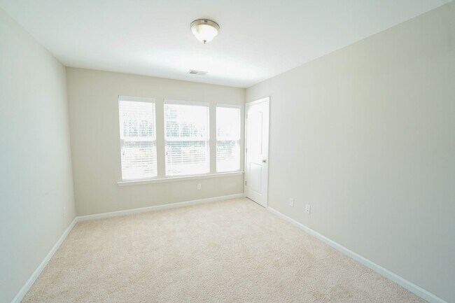 Building Photo - Coming Available!