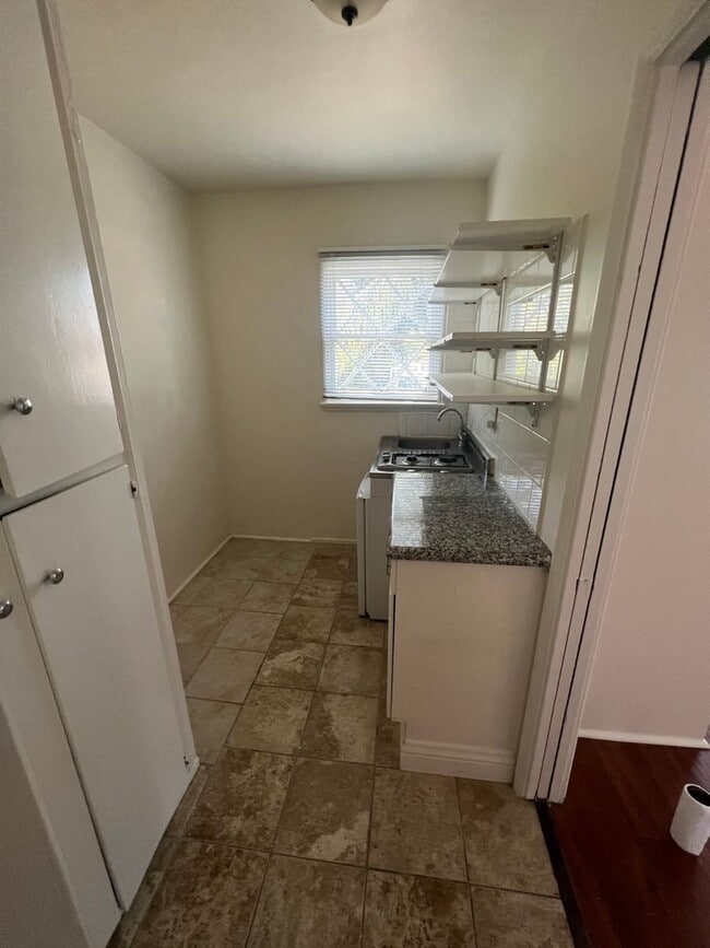 Building Photo - 20534 Hartland-1.5