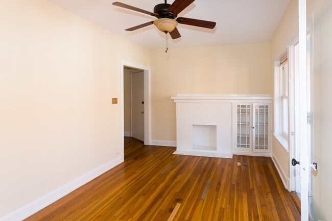 Building Photo - 4426 N Wolcott Ave