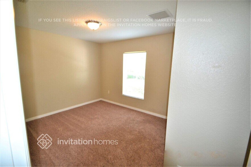 Building Photo - 4736 Robin Dr