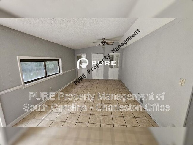 Building Photo - 364 Holly Ave