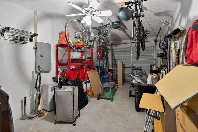 Building Photo - 2174 19th Ave SW