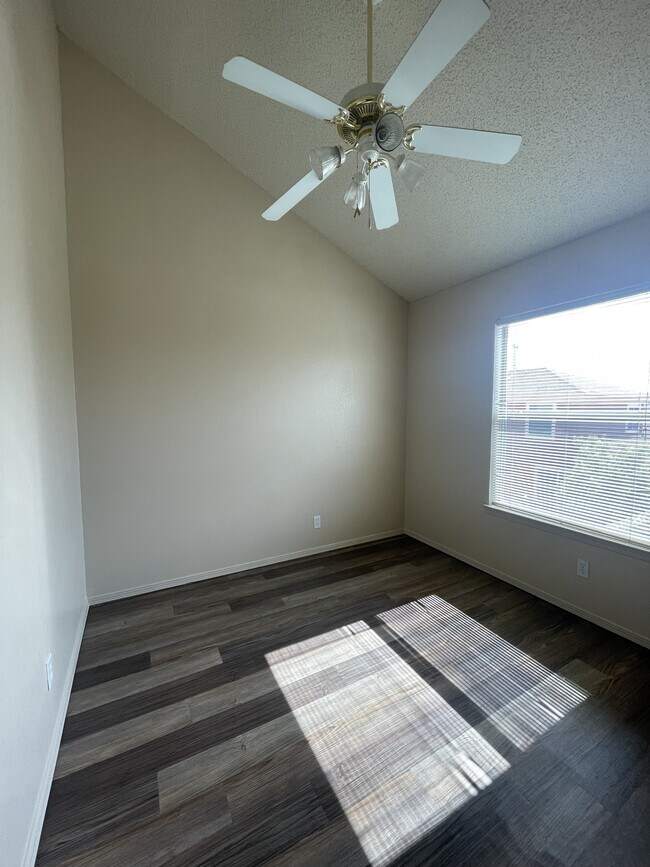 Building Photo - 3708 Prairie Rose St