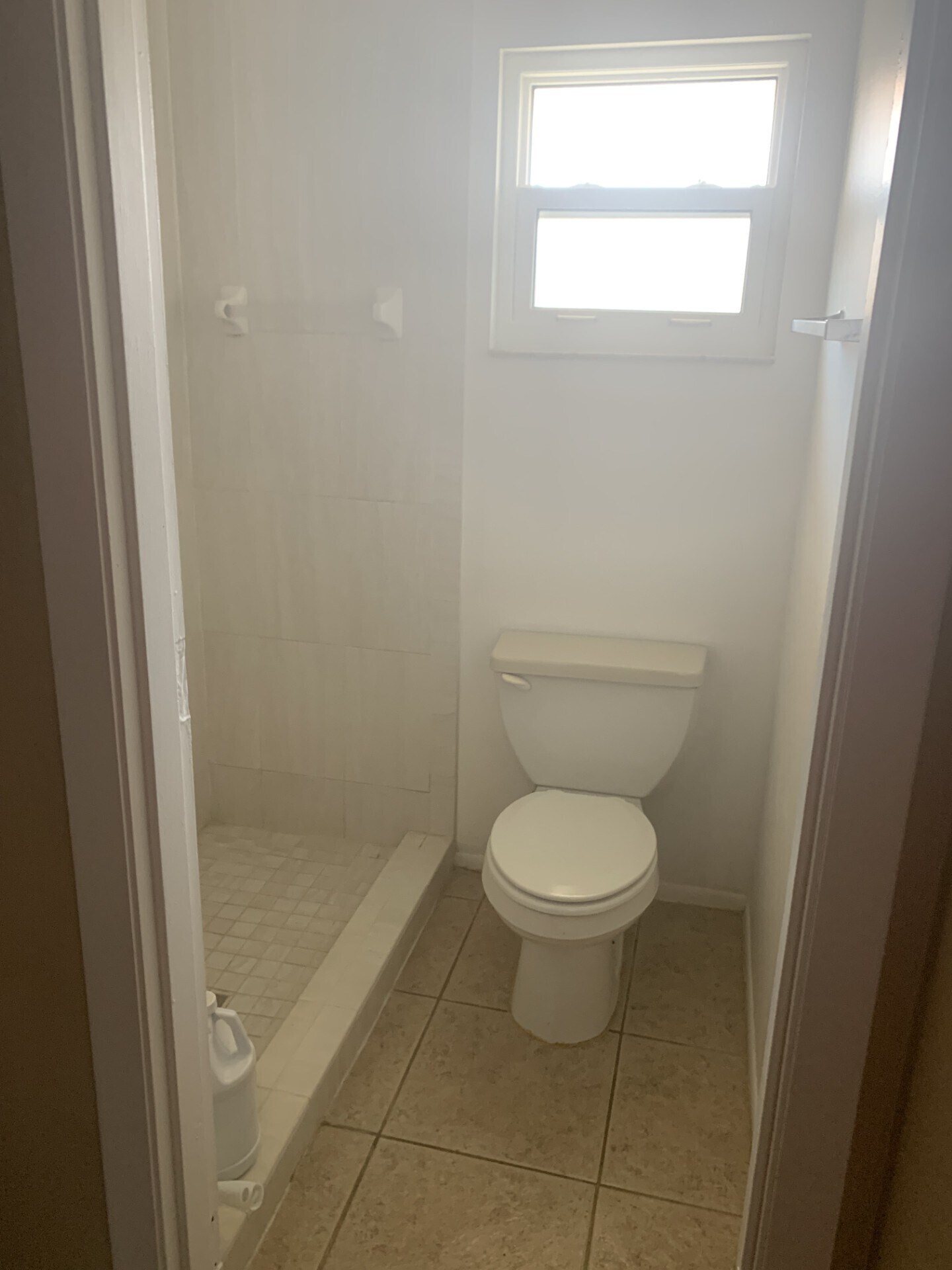 master shower - 1916 Marcia St