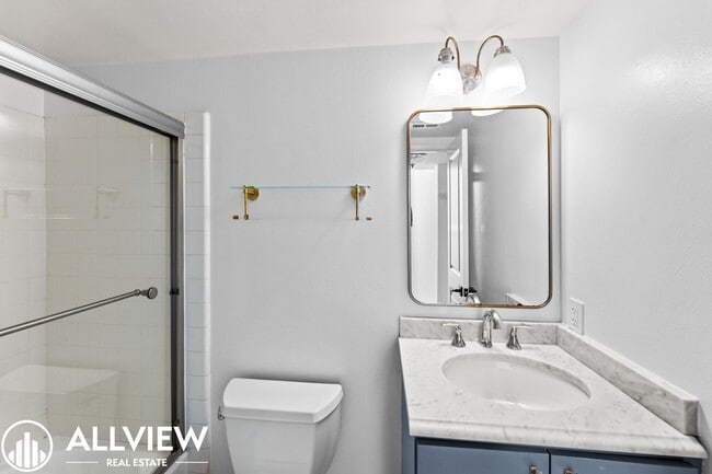 Building Photo - Gorgeous 3 Bed/2.5 Bath in Newport Beach Available Now!