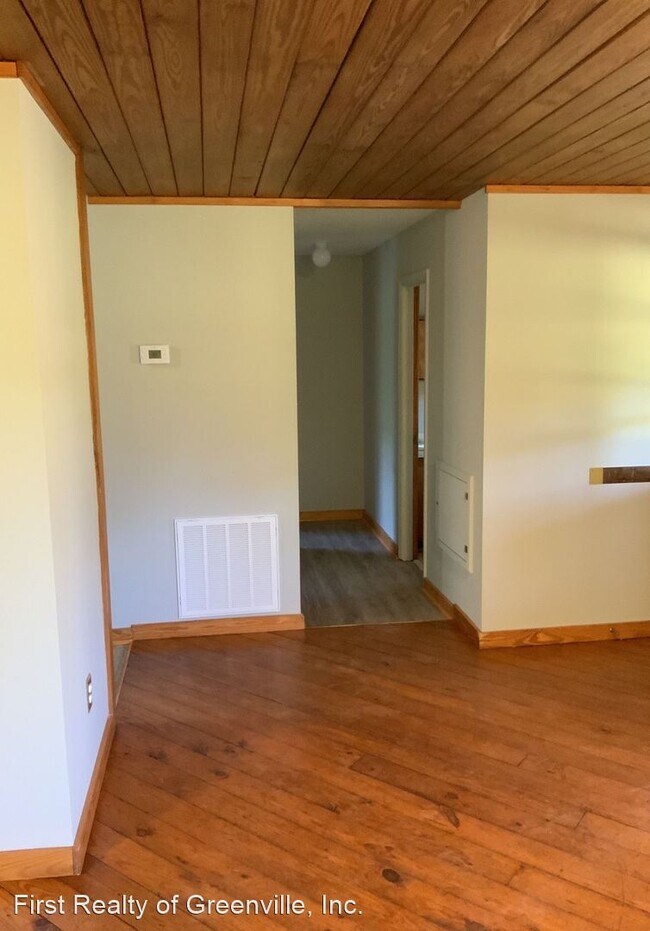 Building Photo - 2 br, 1 bath House - 296 Wagon Wheel Rd.