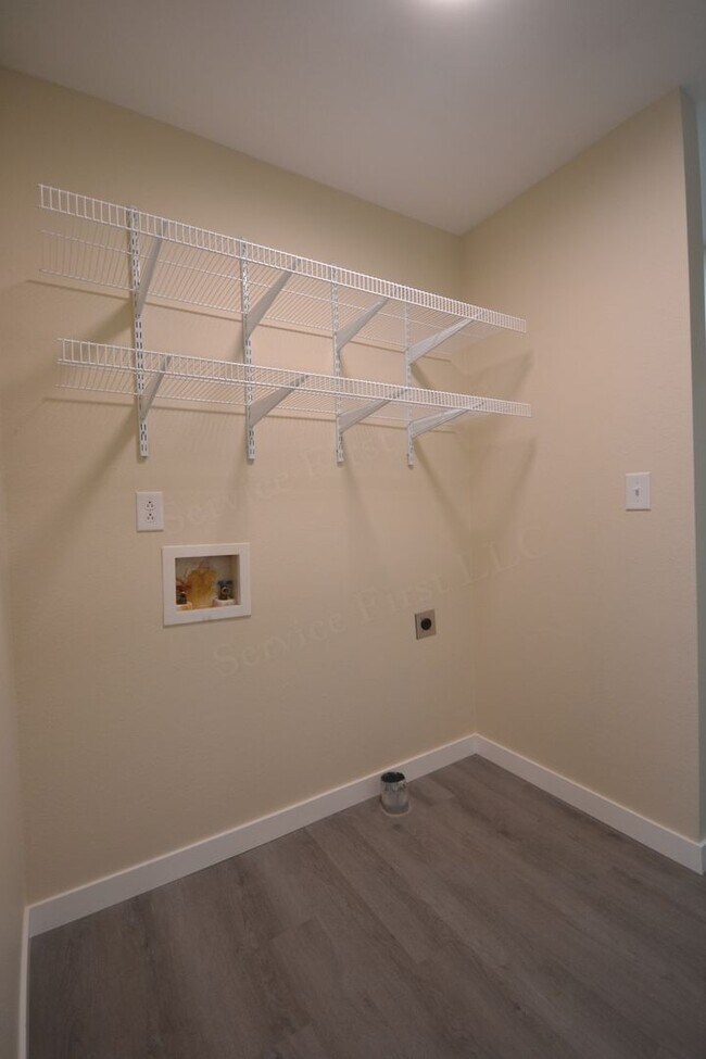 Building Photo - Vine St Duplexes