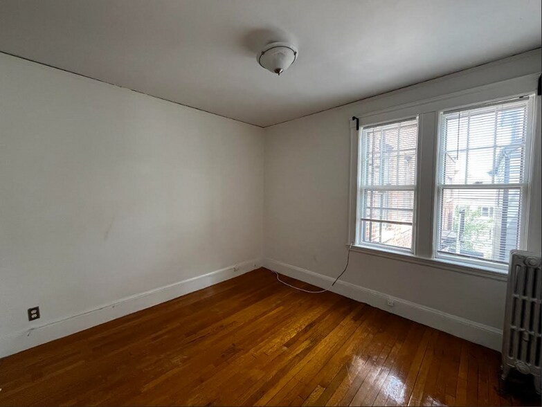 Building Photo - 172 Norfolk St