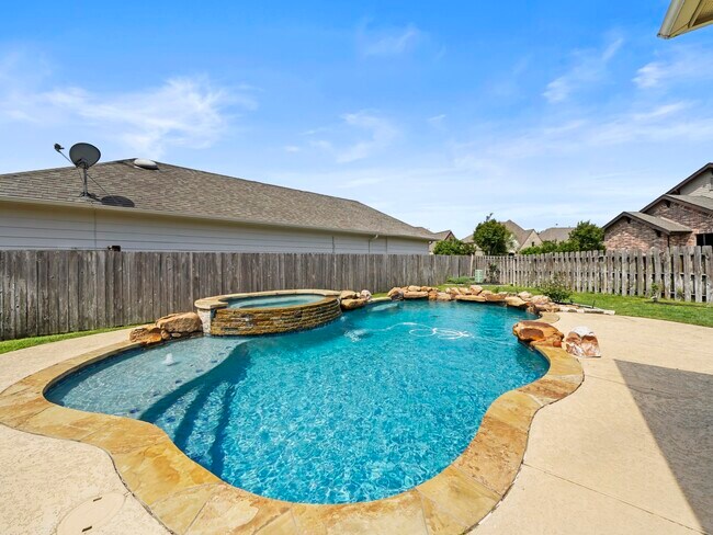 Building Photo - 5430 Tyler Park Ln