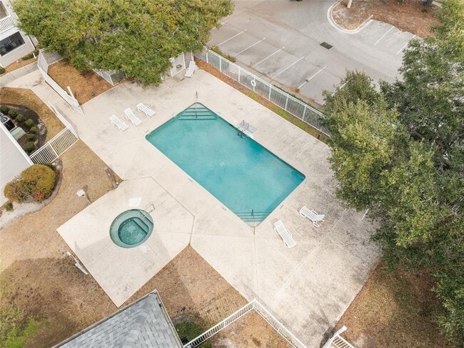 Building Photo - 4000 SW 23rd St