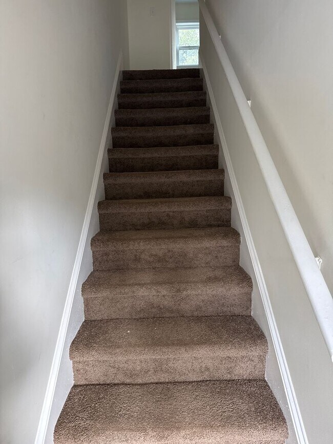 Building Photo - 3873 Fairmont Ave