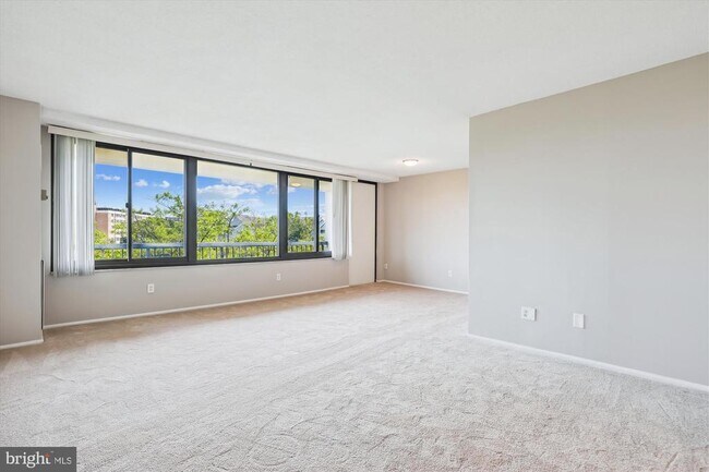 Building Photo - 5500 Holmes Run Pkwy