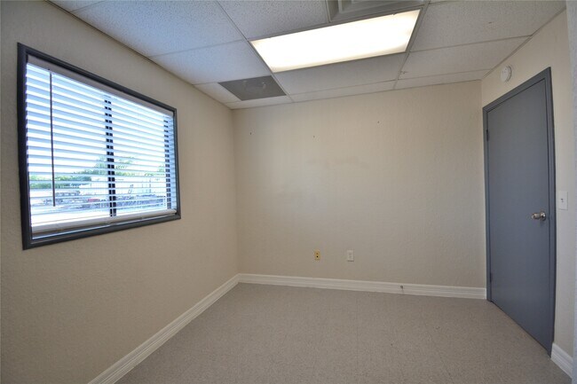 Building Photo - 9224 Canniff St