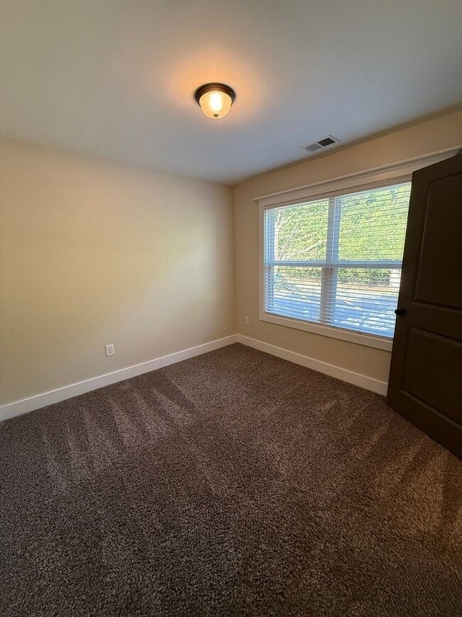 Building Photo - Charming Craftsman Home on Mitchell Bridge...