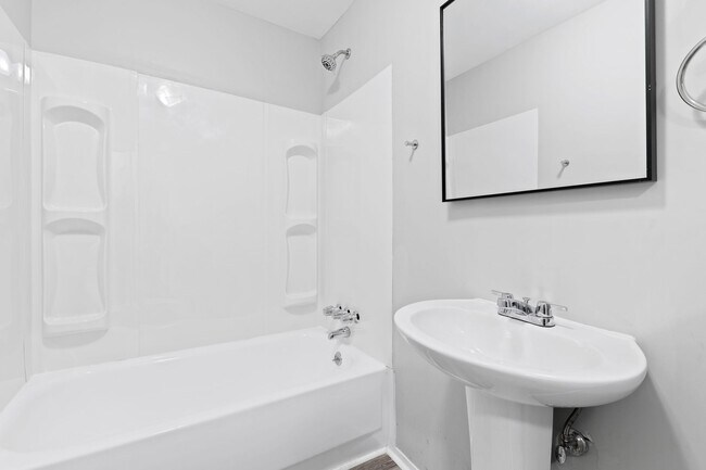 Building Photo - Charming 3BR Ranch Home Minutes from Downtown Smithfield!