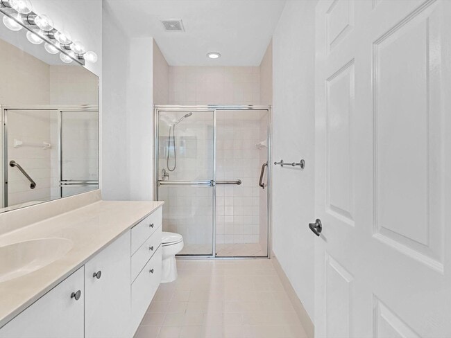 Building Photo - 6094 Lake Hibiscus Dr