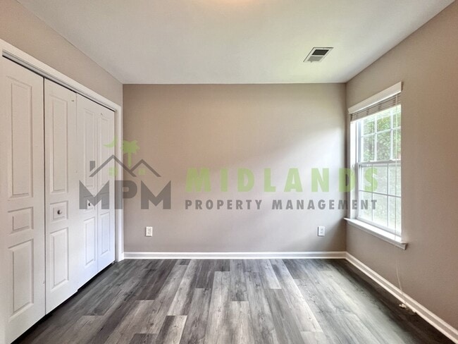 Building Photo - 464 Edenhall Dr