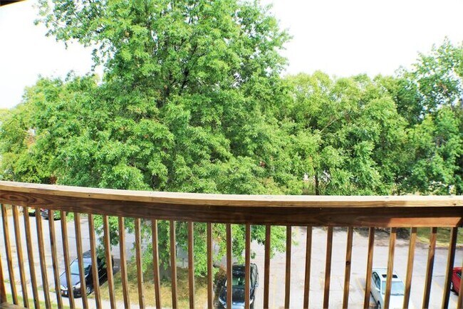 Building Photo - $1,100 | 2 Bedroom, 1 Bathroom CONDO | CAT Friendly* | Available for Immediate Move In!