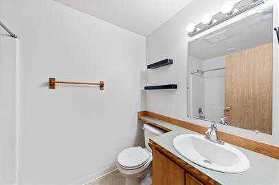 Building Photo - Charming 3 bedroom home