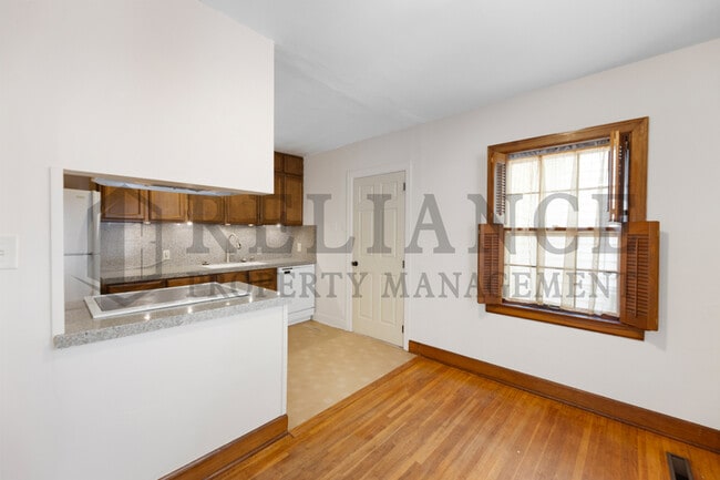 Building Photo - 737 S Lorraine Ave