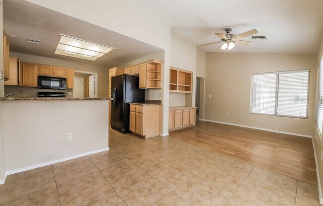 Building Photo - Sun City Summerlin - Golf Course Community...