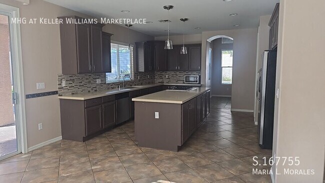 Building Photo - 2825 Barrow Downs St