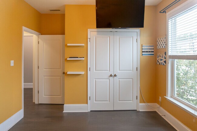 Building Photo - 2533 Capstone Dr