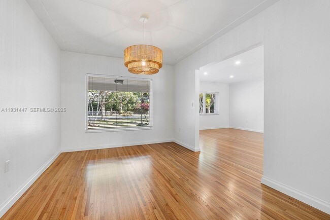 Building Photo - 6820 Granada Blvd