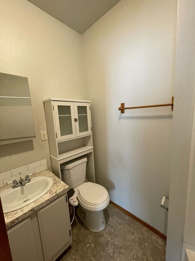 Building Photo - M1614 #1-3