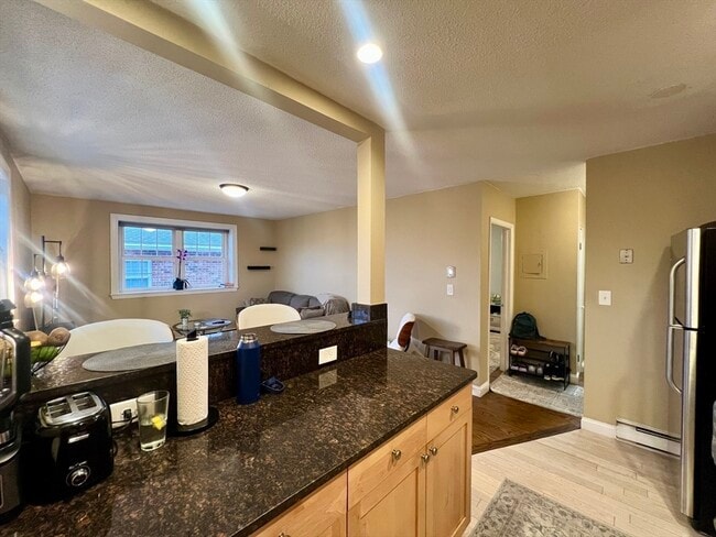 Building Photo - 116 Sycamore St