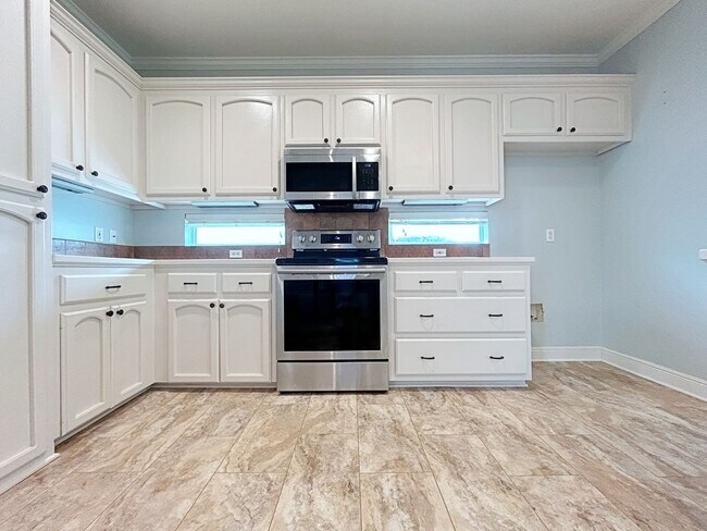 Building Photo - 3919 Meadow Ridge Dr