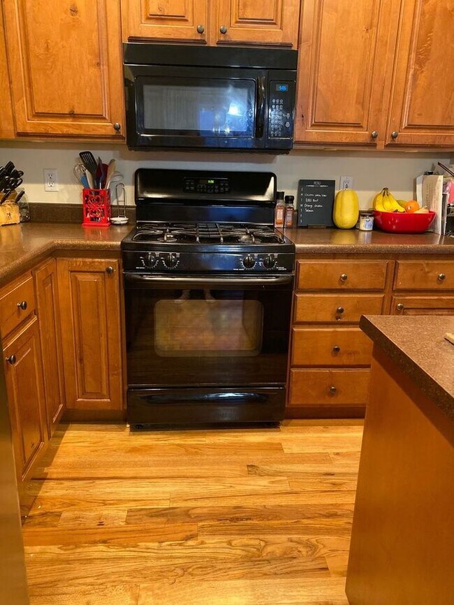 Building Photo - Beautiful 3 bedroom townhome in Draper!