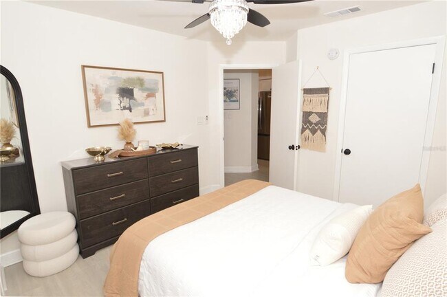 Building Photo - 8714 Mallard Reserve Dr