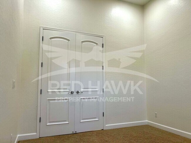 Building Photo - 1588 W Yosemite Pl