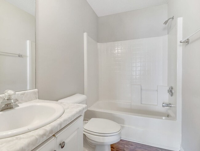 Building Photo - 4 Bed/2 Bathroom Home in Richmond Place