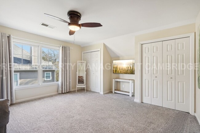 Building Photo - Living Large in Alpharetta