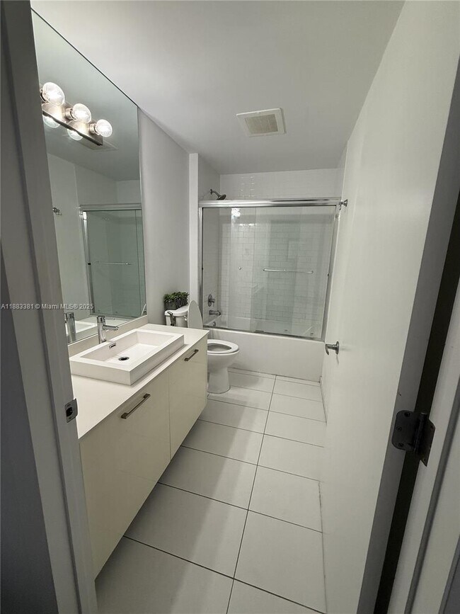 Building Photo - 151 SE 1st St