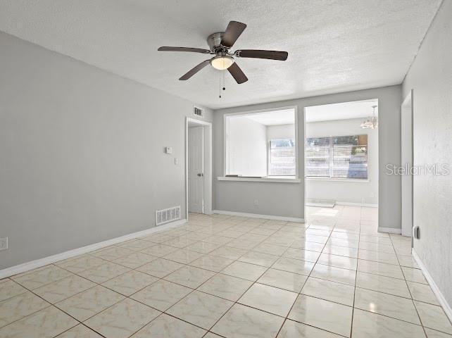 Building Photo - 5614 Riviera Dr