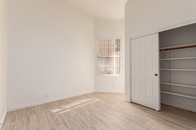 Building Photo - 6092 W Dublin Ln