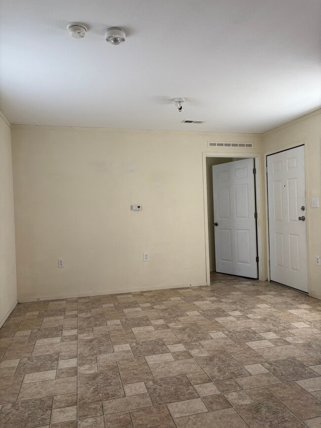 Building Photo - 17025 Wellborn Rd