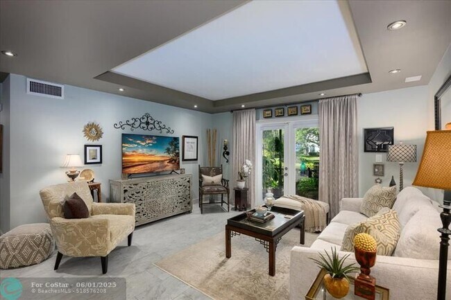 Building Photo - 2705 S Oakland Forest Dr