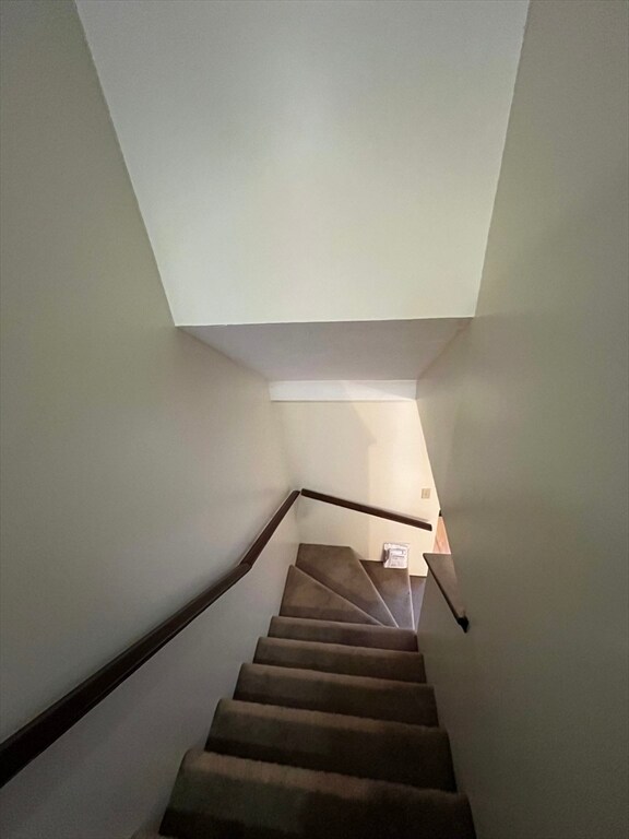 Building Photo - 53 Fairfield Park