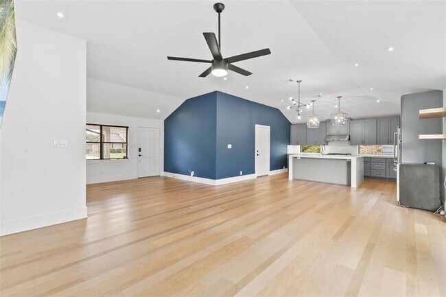 Building Photo - 2703 Tannehill Dr