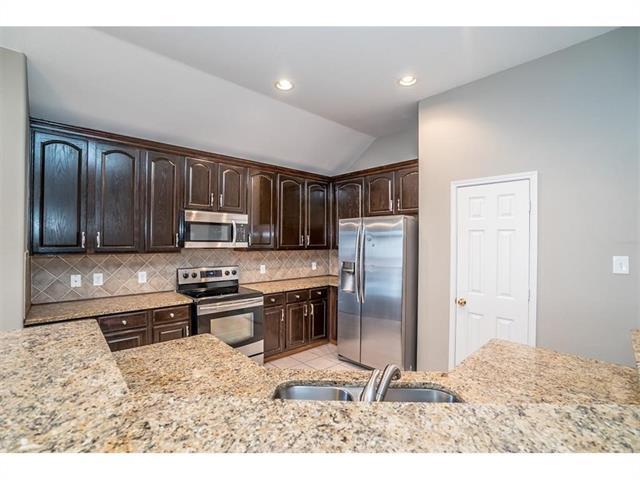 Building Photo - 8009 Indian Palms Trail