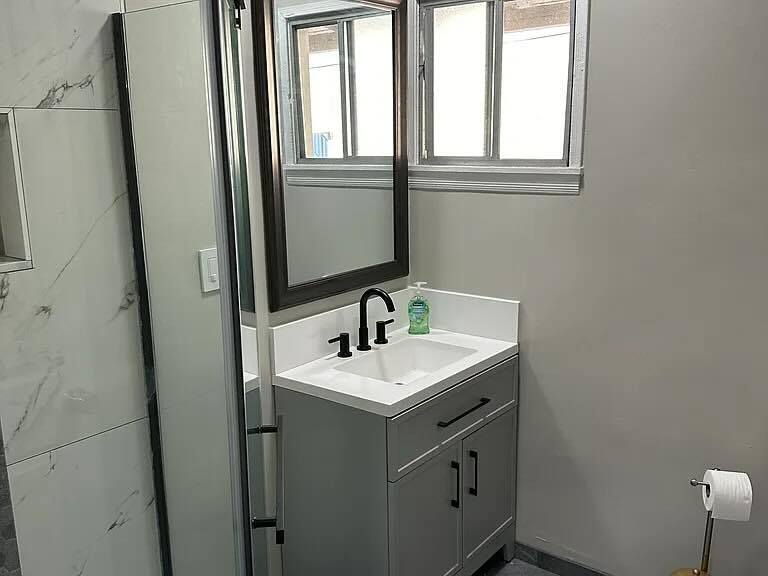 Building Photo - 1248 W 24th St