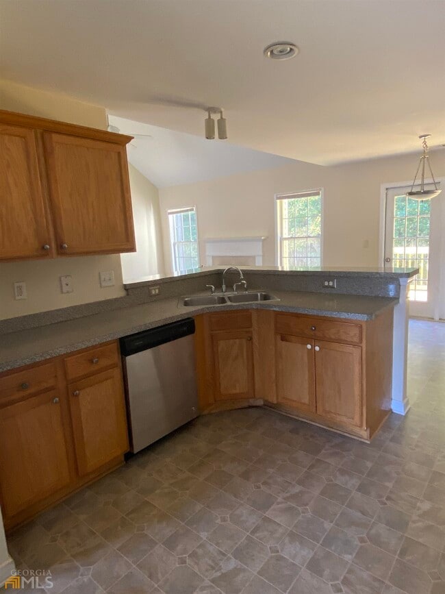 Building Photo - 5120 Roxton Ln