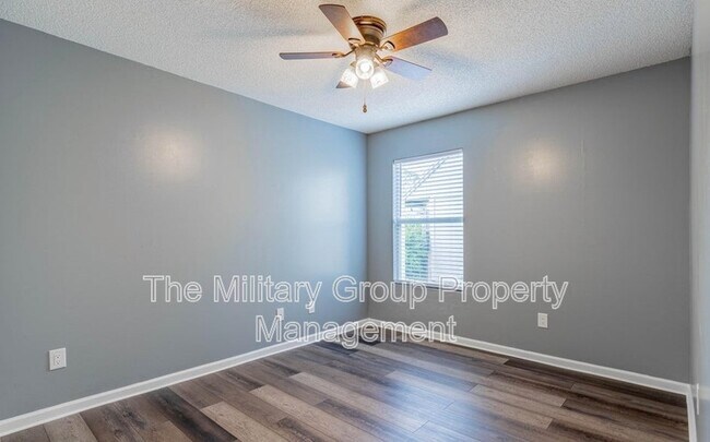 Building Photo - 3390 Millcrest Pl