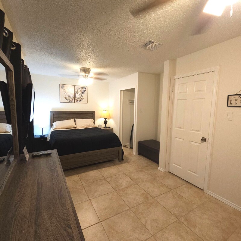 Building Photo - 5311 Costa Mesa St