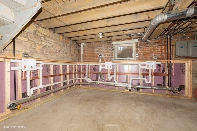 Building Photo - 11335 S Langley Ave